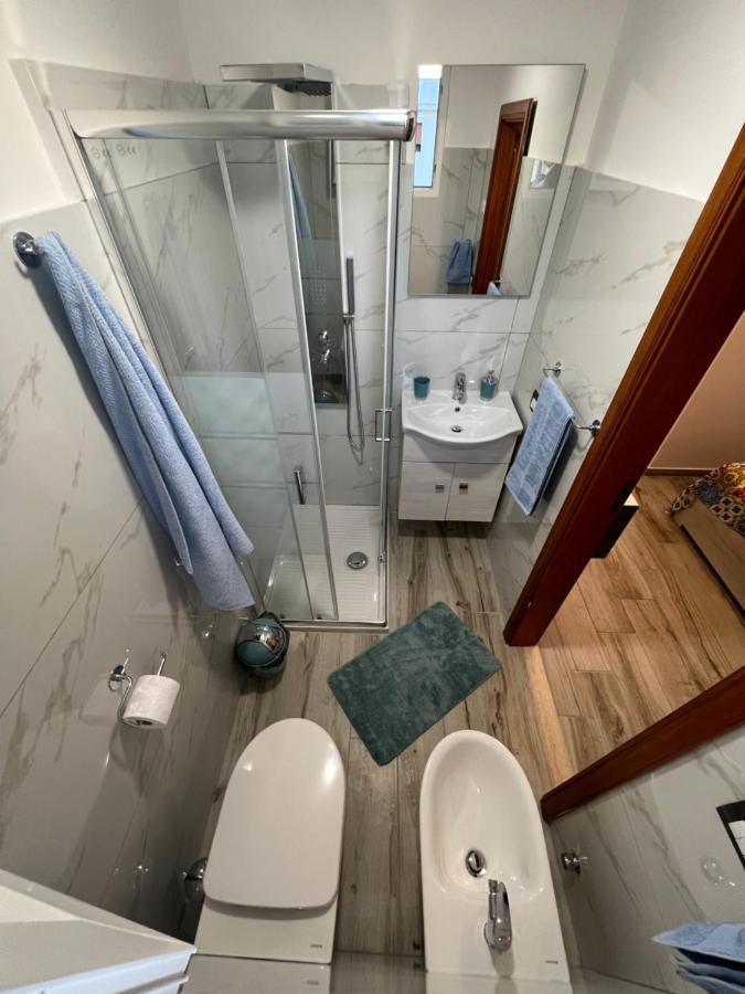 דירות לצ'ה Loft Con Terrazzo A Livello Stazione מראה חיצוני תמונה