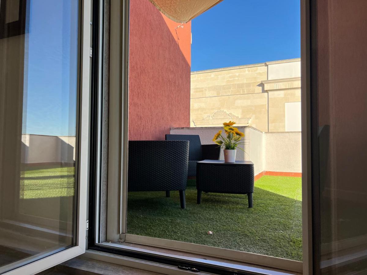 דירות לצ'ה Loft Con Terrazzo A Livello Stazione מראה חיצוני תמונה